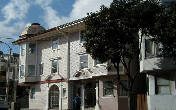 3390 16th St in San Francisco, CA - Building Photo