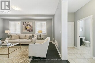 1466 Chretien St in Milton, ON - Building Photo - Building Photo