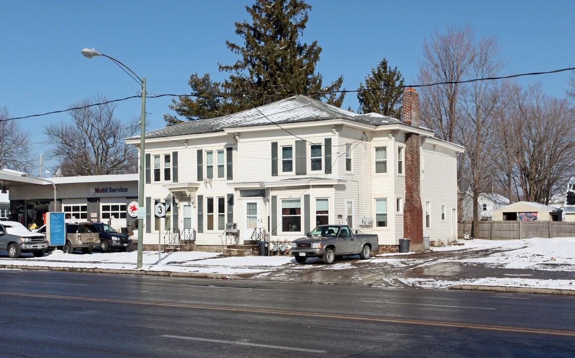 210 W Broadway in Fulton, NY - Building Photo