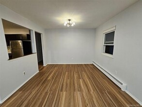 1444 Park Ave, Unit 2nd FL in Merrick, NY - Building Photo - Building Photo