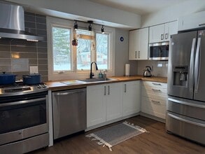 7070 Riverstone Rd in West Bloomfield Township, MI - Building Photo - Building Photo