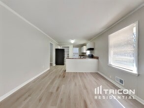 4681 Kings Hwy in Douglasville, GA - Foto de edificio - Building Photo