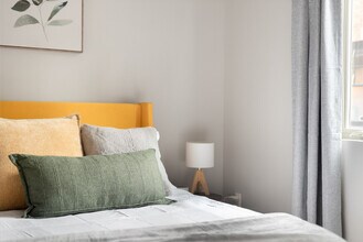 1607 NW Davis St in Portland, OR - Foto de edificio - Building Photo