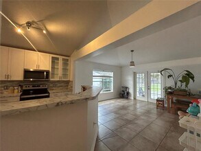 24383 SW 8th Pl in Newberry, FL - Building Photo - Building Photo