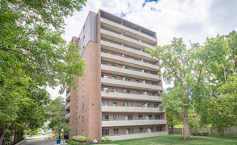 Huntington Towers in London, ON - Building Photo