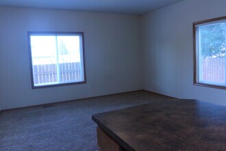 4825 Northeast 124th Ct. in Vancouver, WA - Building Photo - Building Photo