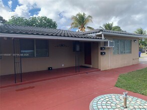 5616 Arthur St in Hollywood, FL - Building Photo - Building Photo
