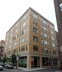 Gateway Terrace Lofts in Boston, MA - Foto de edificio - Building Photo