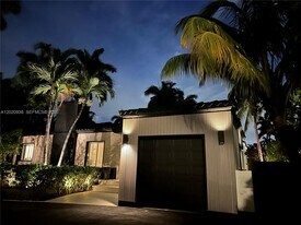 7700 Coquina Dr in North Bay Village, FL - Building Photo