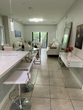 8363 NW 41st St in Doral, FL - Building Photo - Building Photo