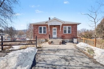 44 Cedar Ave in New Windsor, NY - Building Photo - Building Photo