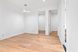 503 W 22nd St in New York, NY - Building Photo - Building Photo