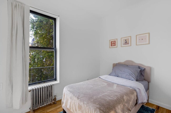 308 E 118th St in New York, NY - Building Photo - Building Photo