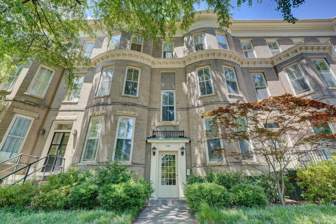 342 W Freemason St in Norfolk, VA - Building Photo