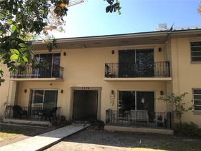 1239 Mariposa Ave in Coral Gables, FL - Building Photo - Building Photo