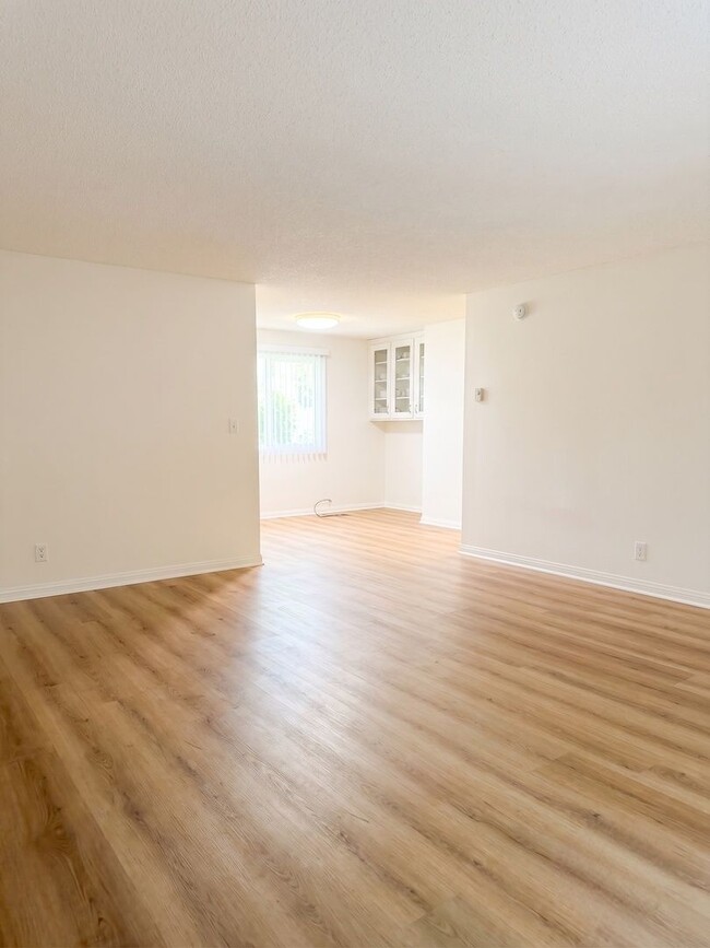 property at 2219 Ruhland Ave