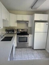 9450 Live Oak Pl in Davie, FL - Building Photo - Building Photo