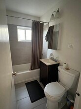 85 Maple St, Unit 4 in Malden, MA - Building Photo - Building Photo
