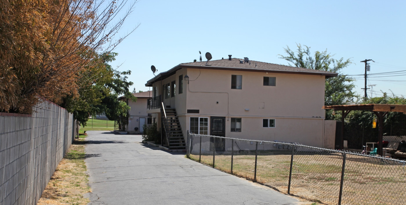 4532-4534 Riverview Ave in El Monte, CA - Building Photo