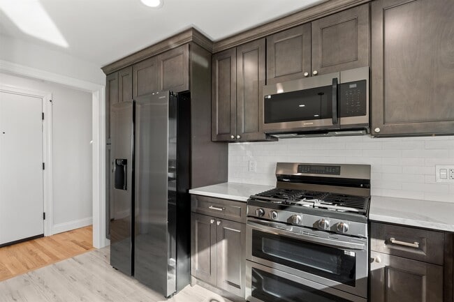 743 7th St in Carlstadt, NJ - Building Photo - Building Photo