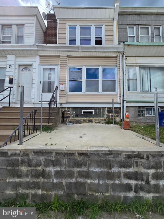 property at 5962 Elsinore St