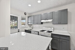 1870 Yakona Rd in Parkville, MD - Building Photo