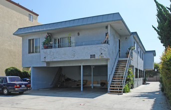 11728 Avon Way in Los Angeles, CA - Building Photo - Building Photo