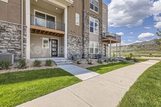15592 W Warren Ave in Lakewood, CO - Building Photo - Building Photo