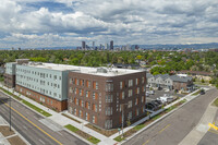 Clara Brown Commons in Denver, CO - Foto de edificio - Building Photo