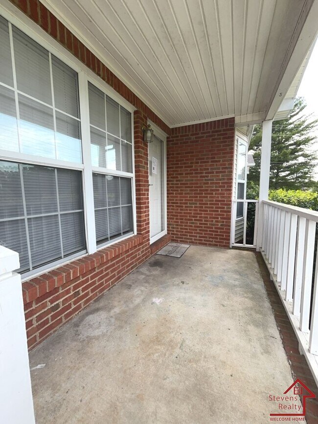 304 Oriole Dr in McMinnville, TN - Building Photo - Building Photo