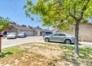 508 S Dearing Ave, Unit 101 in Fresno, CA - Foto de edificio - Building Photo