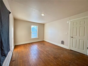 49 Spruce St in Oneonta, NY - Building Photo - Building Photo