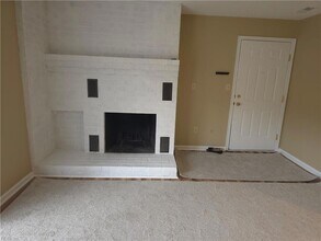 4003 Governors Square, Unit 8 in Williamsburg, VA - Building Photo - Building Photo