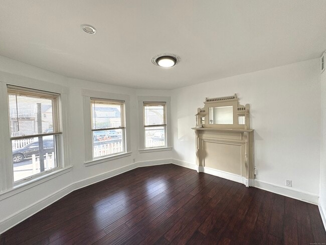 25 Deforest Ave in Bridgeport, CT - Building Photo - Building Photo