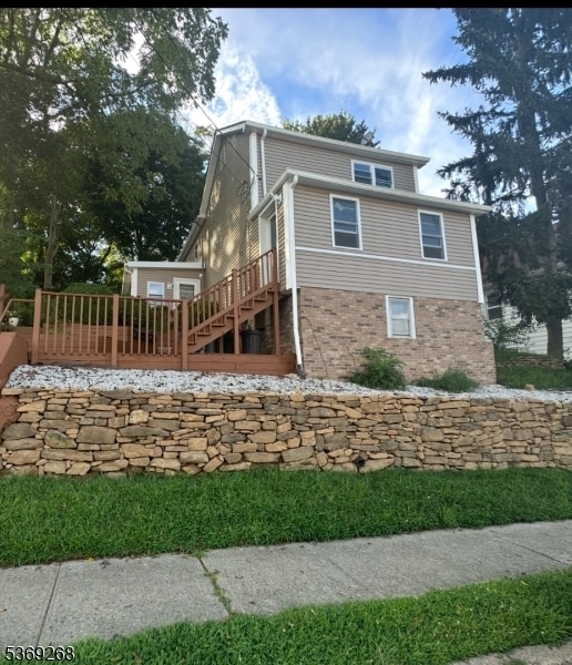 property at 95 Thompson Ave