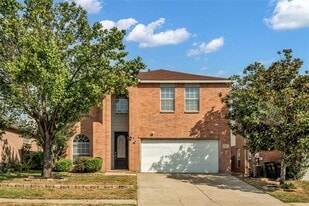 12825 Chittamwood Trail in Euless, TX - Building Photo