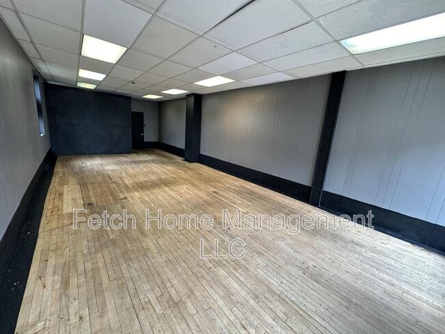 107 E Main St in New Holland, PA - Building Photo - Building Photo