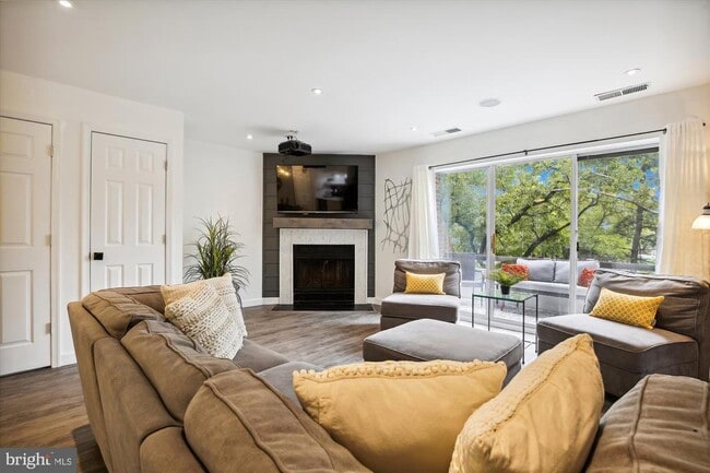 property at 3002 Gentain Ct NE