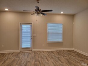 6090 Royal Port Ct in Bellview, FL - Building Photo - Building Photo