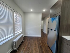 5058.5 N Wolcott Ave in Chicago, IL - Building Photo - Building Photo
