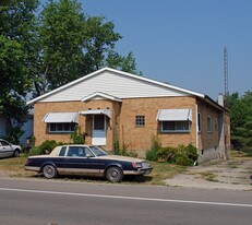 6045 Springfield Xenia Rd in Springfield, OH - Building Photo