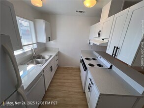 6949 Shady Ct in Las Vegas, NV - Building Photo - Building Photo