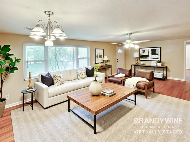 1001 Fields Rd in Jacksonville, FL - Foto de edificio - Building Photo