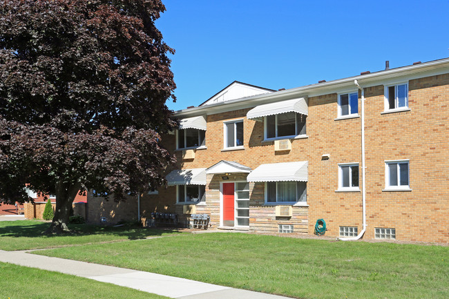 1909 Gardenia Ave in Royal Oak, MI - Foto de edificio - Building Photo