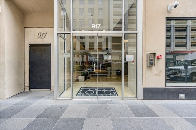 917 Main St, Unit 1005 in Houston, TX - Building Photo - Building Photo