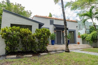 5938 NE 5th Ave in Miami, FL - Building Photo - Building Photo
