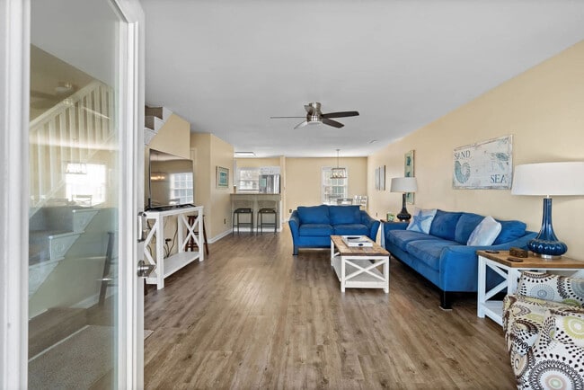 1217 Ocean Blvd S in Surfside Beach, SC - Building Photo - Building Photo