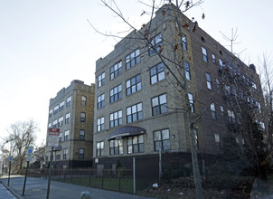 Seventy Four South Munn Avenue in East Orange, NJ - Foto de edificio - Building Photo