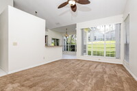 2083 Sawgrass Dr in Apopka, FL - Foto de edificio - Building Photo