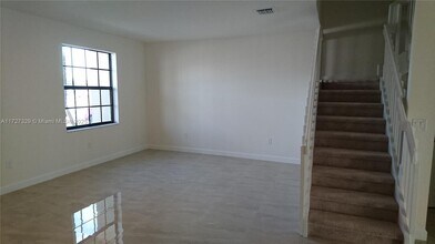 9270 W 33rd Ln in Hialeah, FL - Building Photo - Building Photo